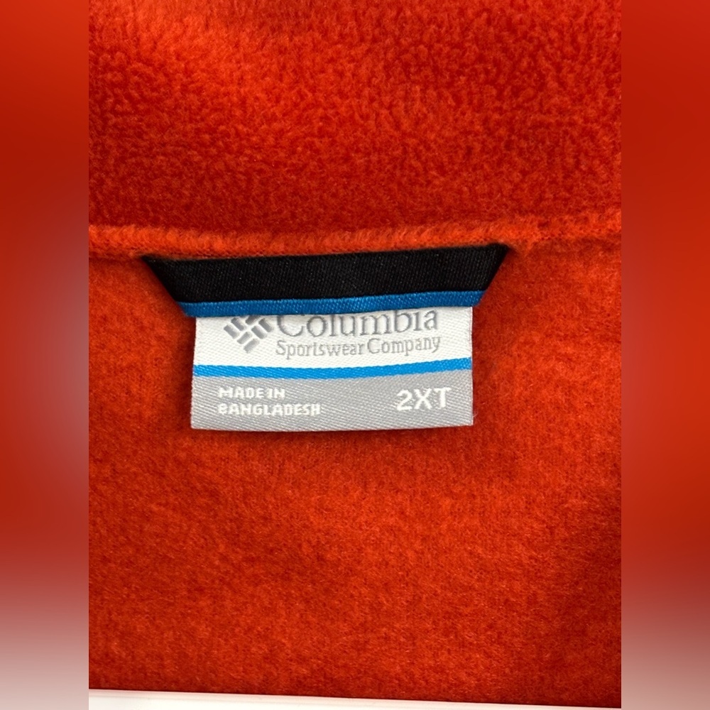 Columbia Vibrant Red and Charcoal Vest - Picture 3 of 4